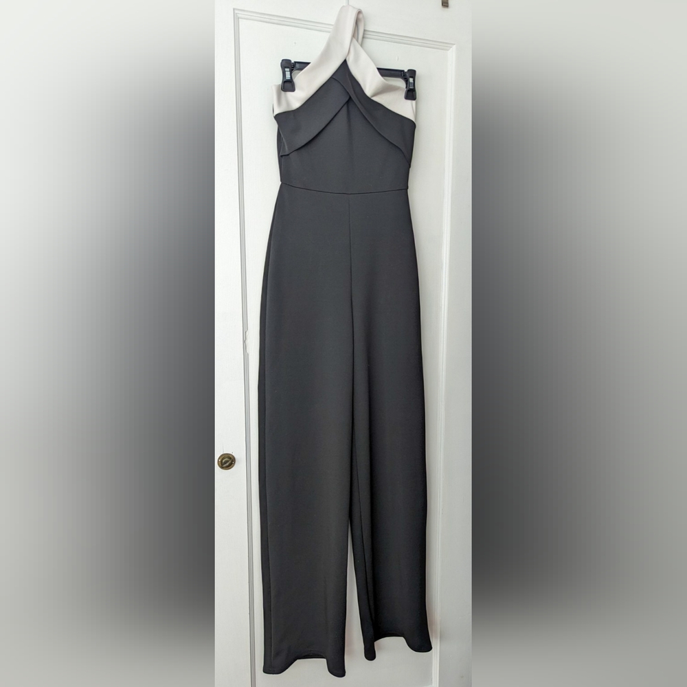 SOLD 🚫 Chic Petite Black & White Color Block Cross Front Neck Jumpsuit - Picture 5 of 16
